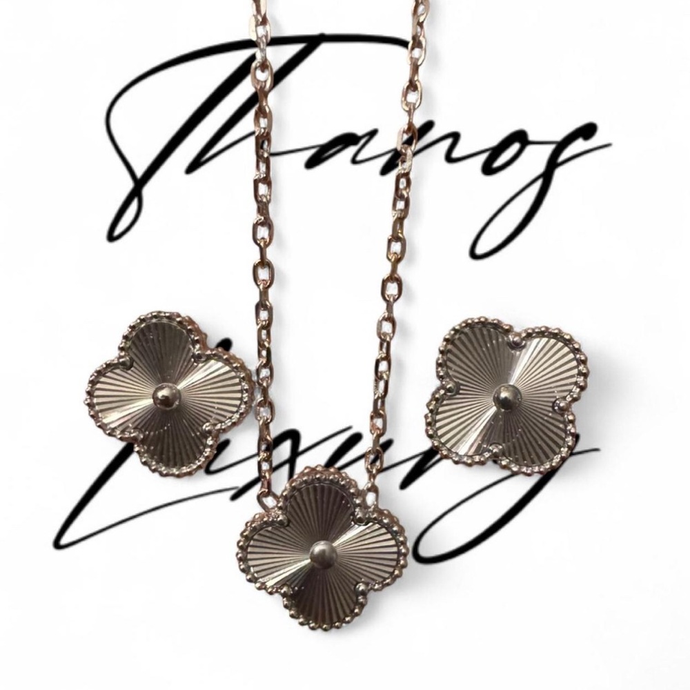 Elegant clover Pendant Necklace and Earrings Set